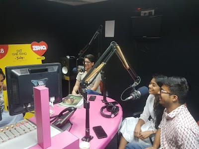 Ishq FM - 104.8