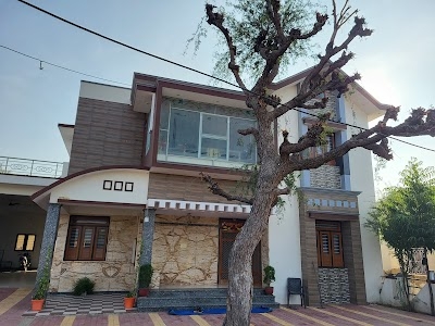 Haryana Dhmaka hotel