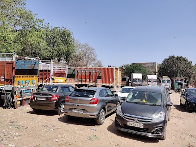 Sadar Market Parking-Nabi karim