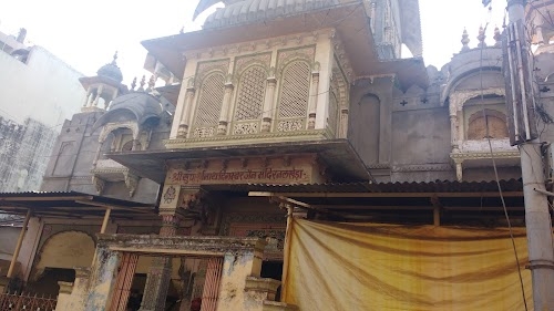Shree Suparshavnath Digambar Jain Mandir Nalkheda