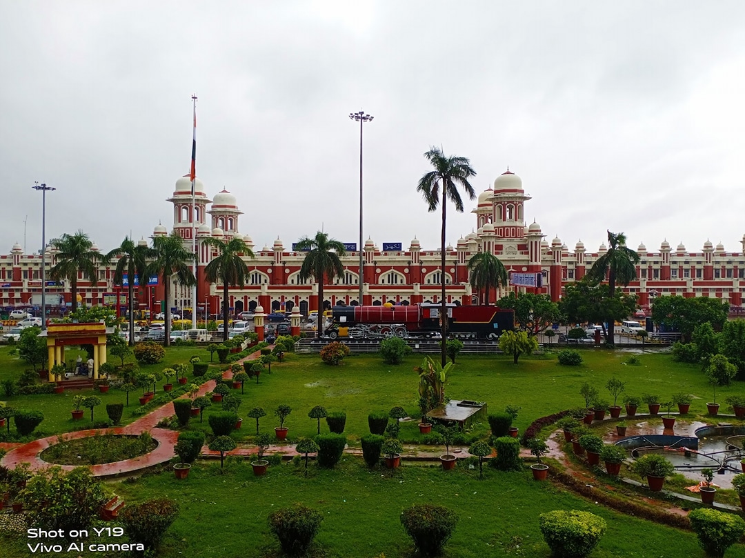 Charbagh Station