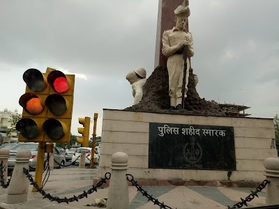 Near Trimurti Circle