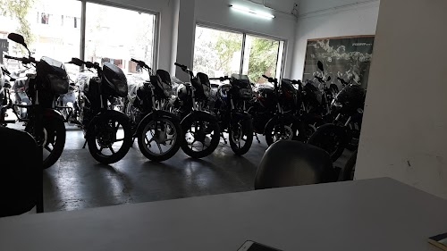 SHIV TRACTORS (BAJAJ AJENCY) KAURIRAM