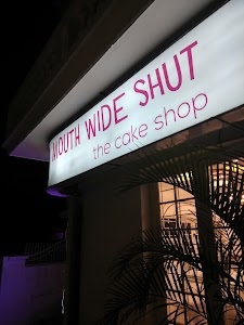 Mouth Wide Shut