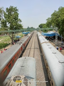 Badshahpur Railway Station