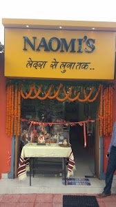 Naomi's ( लेदरा से लुगा तक..)