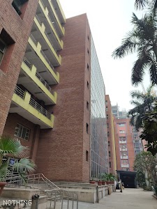 Lok Nayak Hospital