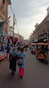 Aminabad parking
