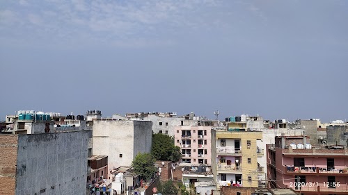 Neb Sarai, Sainik Farm
