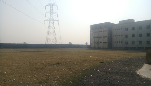 Boyz Hostel Play Grauond