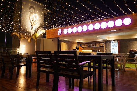 OPPHEEM ROOFTOP LOUNGE & BAR
