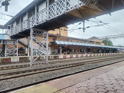 Chinchwad Railway Station Queens Town Side