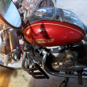 HI-TECH Two Wheeler Workshop