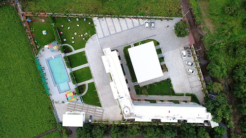 Carina Retreat Resort