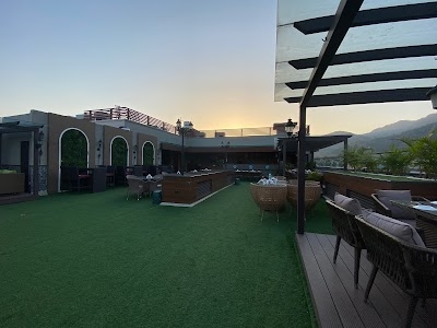 Hotel Maplewood Premier Haldwani
