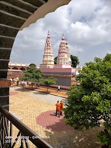 Narayan Gad