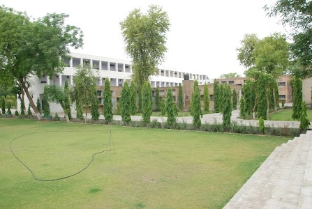 Maharshi Dayanand College
