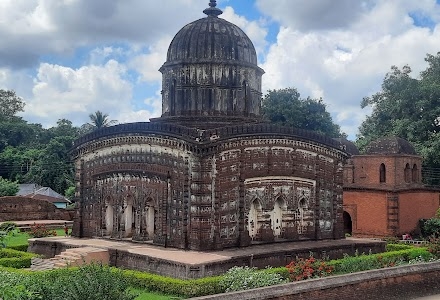 Poramatir Haat (Terracotta Expo)