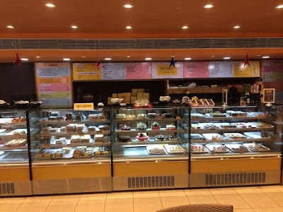 Eclair- The Bakery Lounge