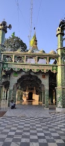 Pili Koti Mazar