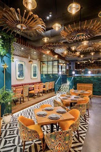 Interior hub