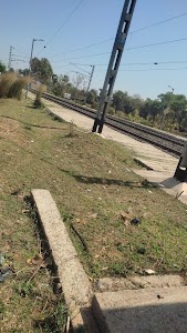 Arjun Nagar halt station