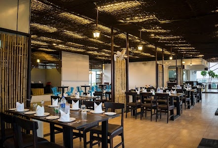 Hills View Restaurant & Bar , Papaya Tree Hotel