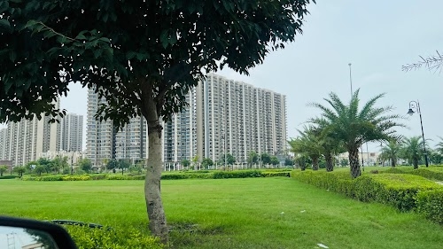 Gaur Yamuna city cricket ground