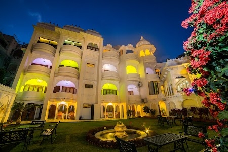 SWAROOP VILAS - LAKE VIEW BOUTIQUE HOTEL