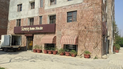 Lovely bake studio