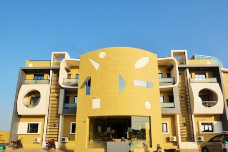 OYO 2406 Hotel Sun Plaza