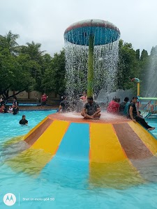 Rainy Resort and Water Park