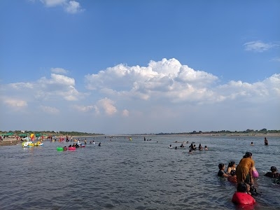Diver Madhi Beach