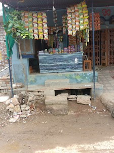 Chinu kirana store hindoli