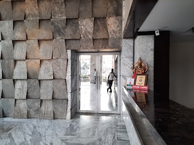 Grand Trinity Hotel