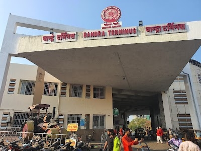 Bandra Terminus, Naupada, Bandra East