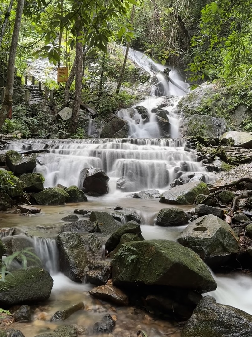 Mae Kampong Waterfall