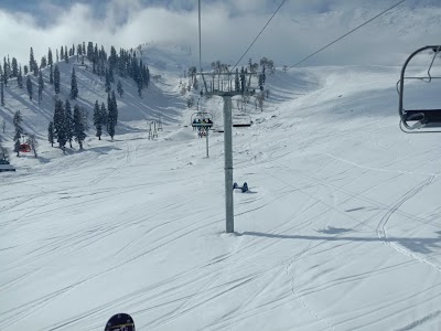 Kashmir ski trips