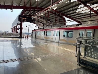 Lekhraj market metro station