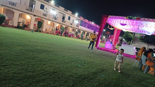 Jhilmil Rao Hotel