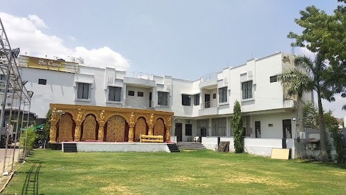 Mukund Gardens