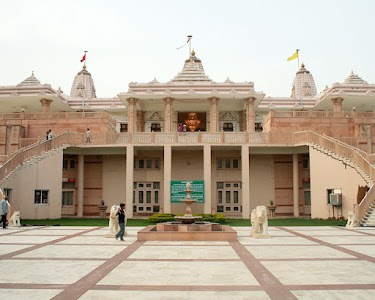 Trimandir, Adalaj