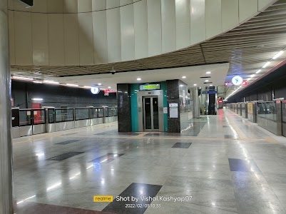 Shalimar Bagh Metro