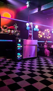 BLUE LOUNGE CLUB