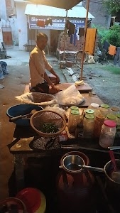 Holi Hotel