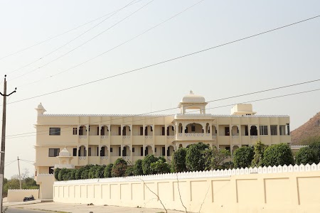 Maangarh resort