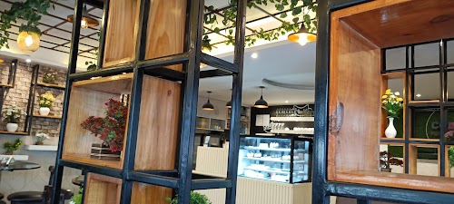 Big Buns Café & Bistro