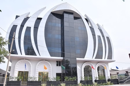 Hotel The Lotus Ananta Elite