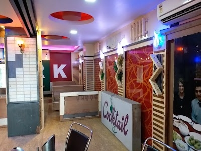 COCKTAIL BAR & RESTURANT