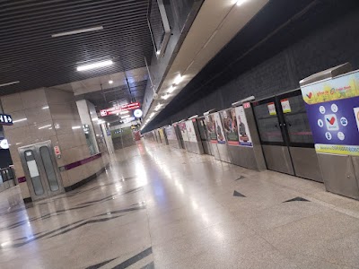 Nehru Enclave Metro